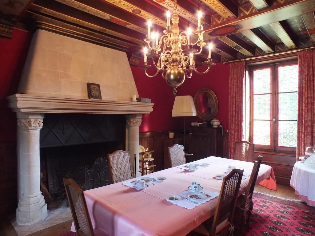 Chateau De Naze Vivy-Saumur Bagian luar foto